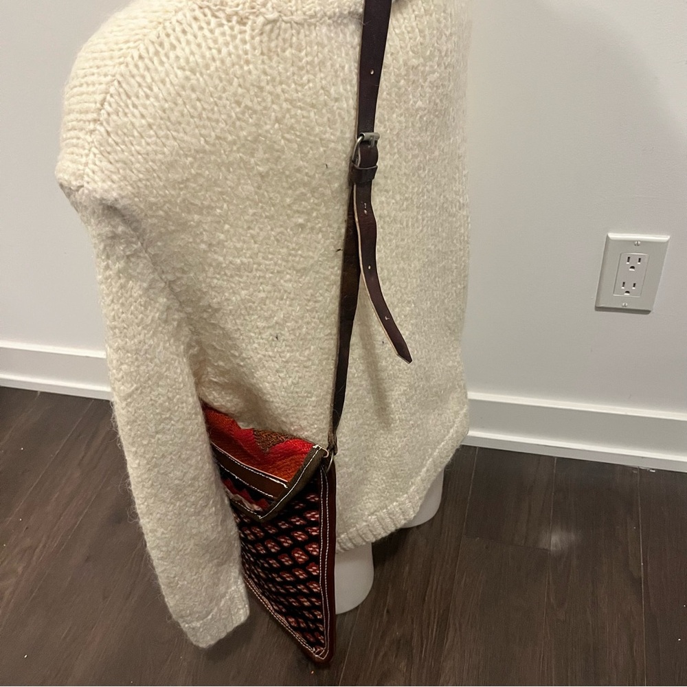 Traditional hand woven Persian Kilim crossbody bag with leather trim like new - Picture 6 of 7